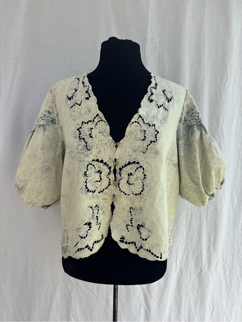 Free People Acid Wash Eyelet Lace Peasant Top | Boho Cottagecore Milkmaid Large